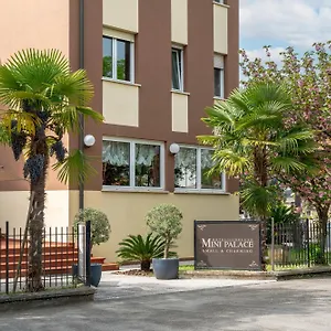 4* Hotel Mini Palace -